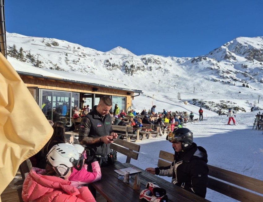 Skifahren in Obertauern, Einkehren in der DiktnAlm