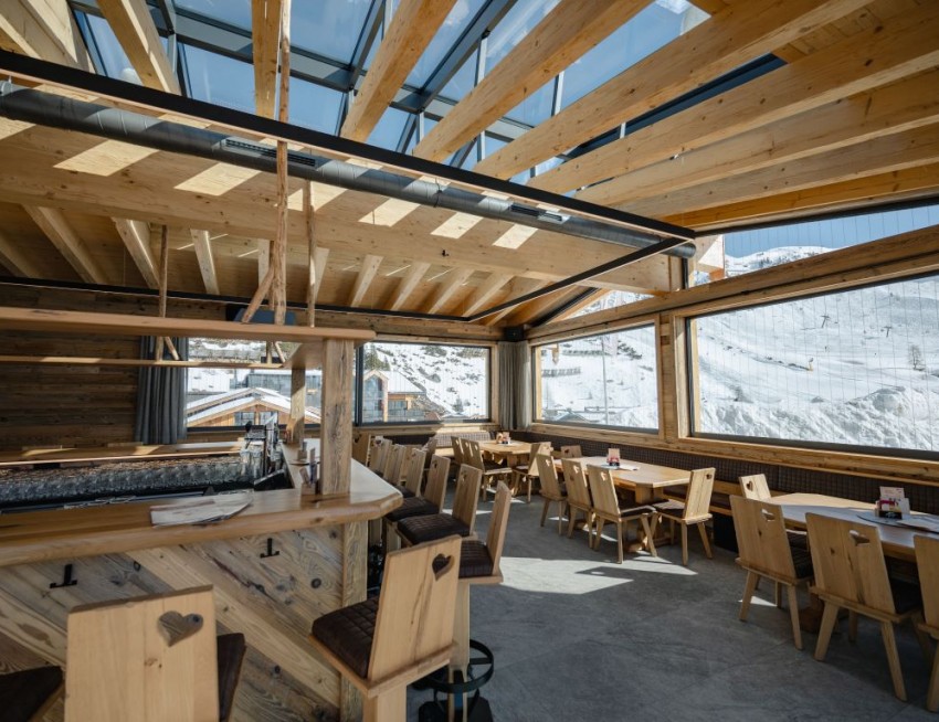 Neues Restaurant mit Glasfronten