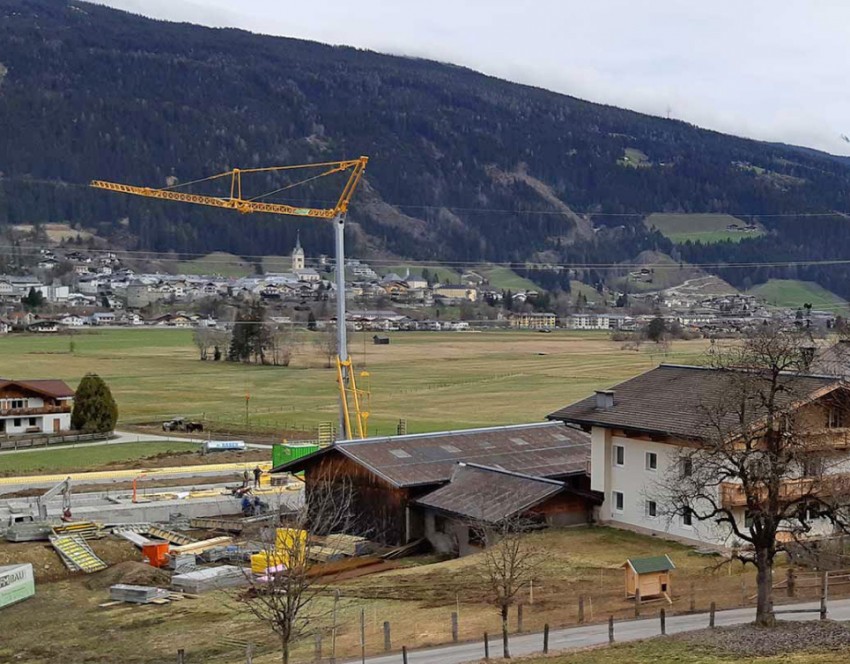 Unser Außerfelsgut wächst - Im Hintergrund unser "Stadtl"