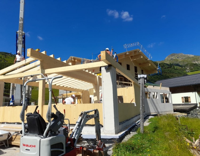 Detailansicht der neuen Terrassenstruktur in der Bauphase.