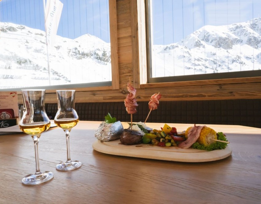 Hüttenabend mit Ripperlessen oder Steak auf der Dikt'n Alm